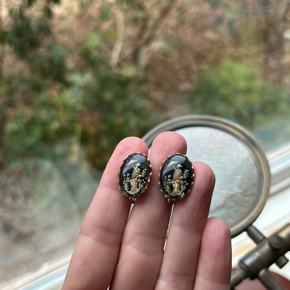 Vintage Clear Czech Glass Reverse Painted Intaglio Geisha Earrings